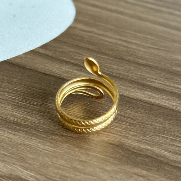 Gold Snake Ring Q629 - Picture 4 of 5